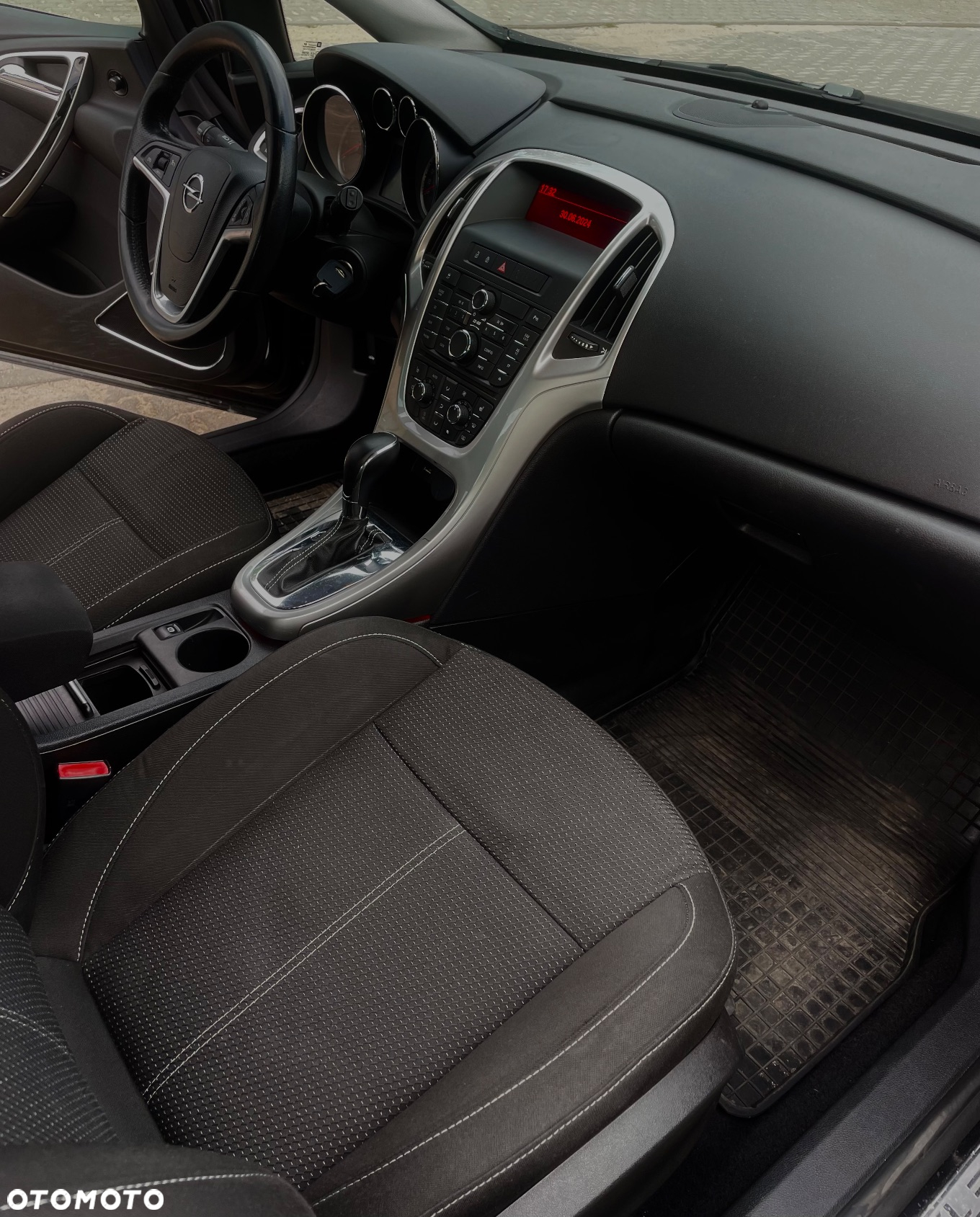 Opel Astra 1.6 Turbo Automatik Cosmo - 9
