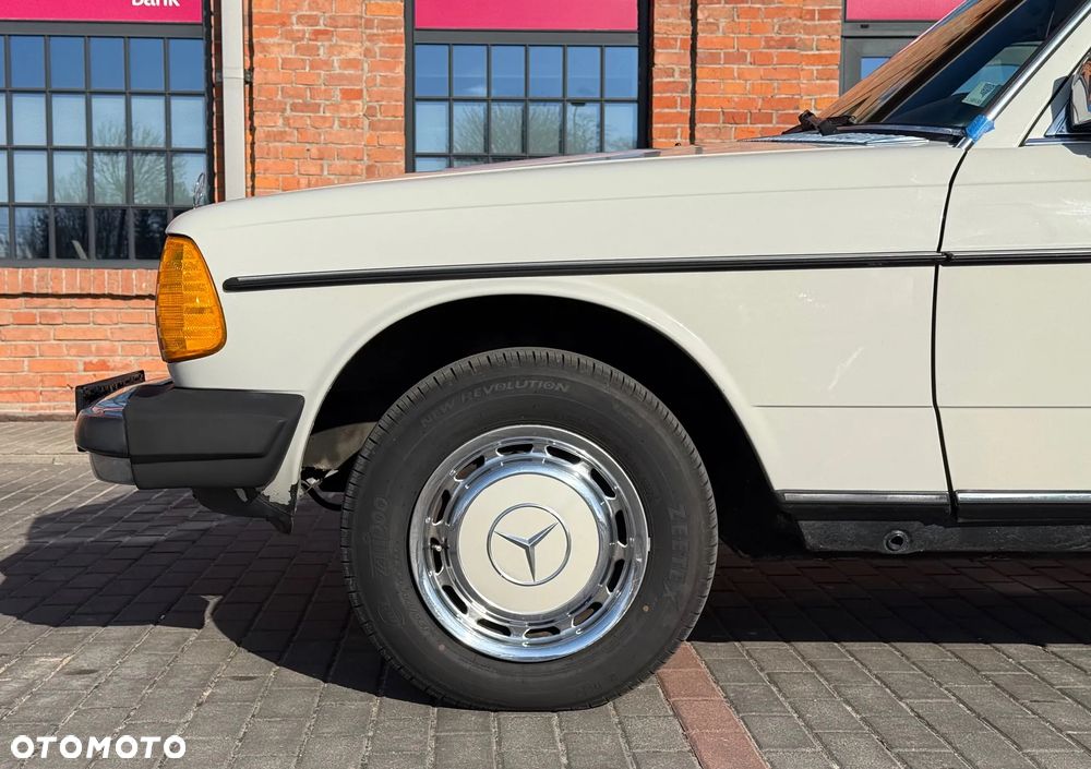 Mercedes-Benz W123 - 6