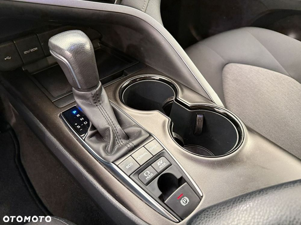 Toyota Camry - 19