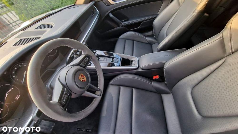 Porsche 911 Carrera - 10