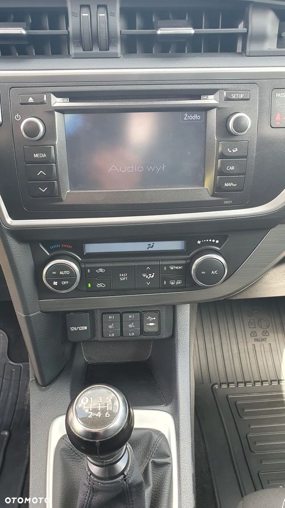 Toyota Auris 1.6 Premium Start - 18