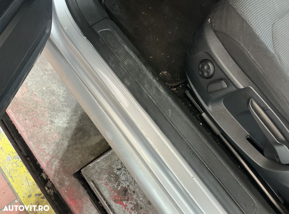 Volkswagen Passat Variant 1.6 TDI DPF BlueMotion Technology Comfortline - 7