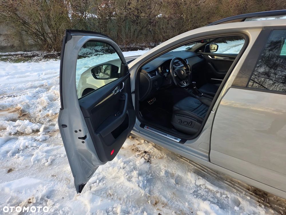 Skoda Octavia 2.0 TDI DSG RS - 7