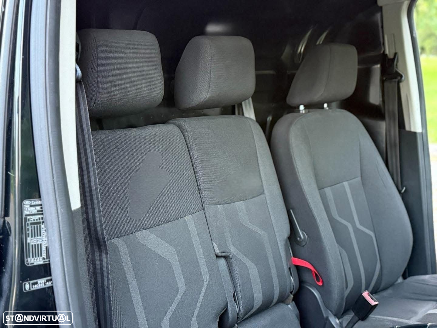 Ford Transit Connect Outro - 5