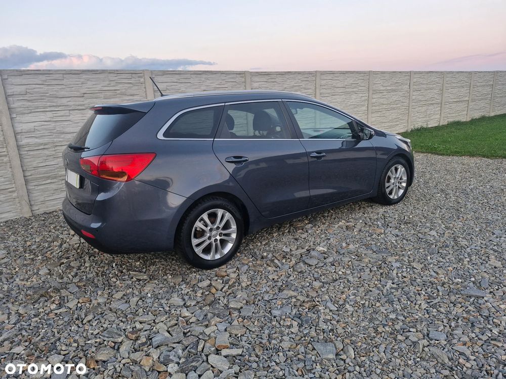 Kia Ceed - 14