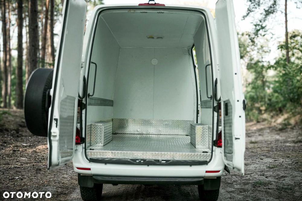 Mercedes-Benz Sprinter - 22