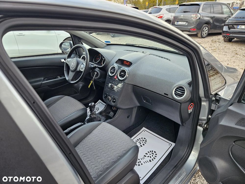 Opel Corsa 1.4 16V Innovation - 15