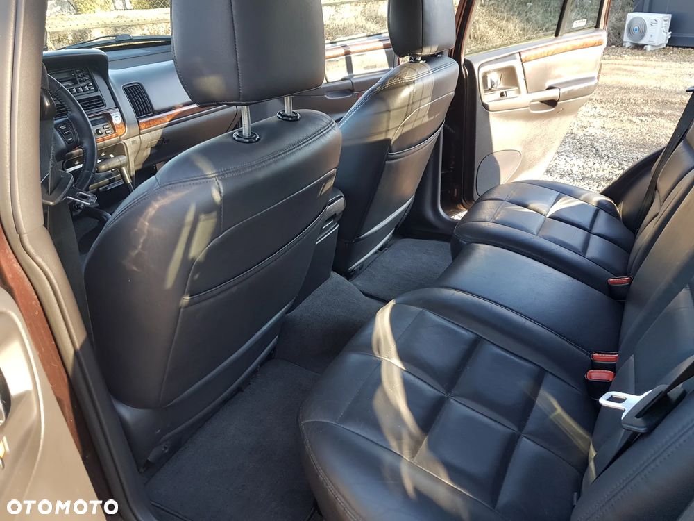 Jeep Grand Cherokee - 13