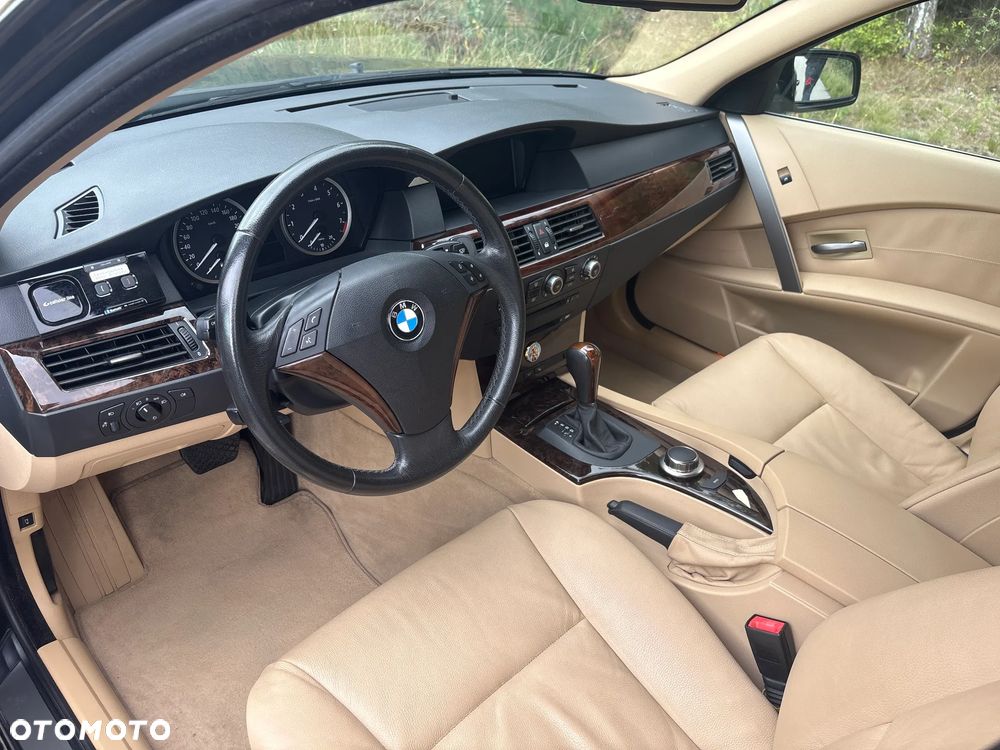 BMW Seria 5 525xi - 20