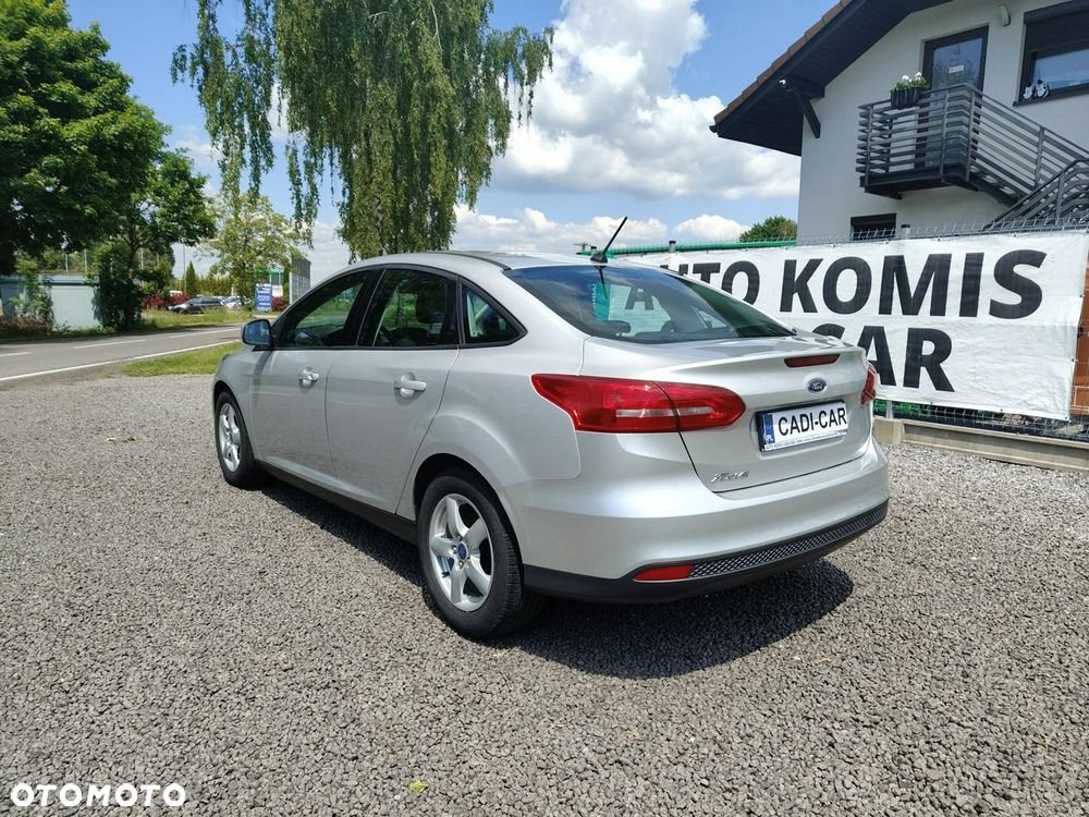 Ford Focus 1.6 Ti-VCT Ambiente - 6