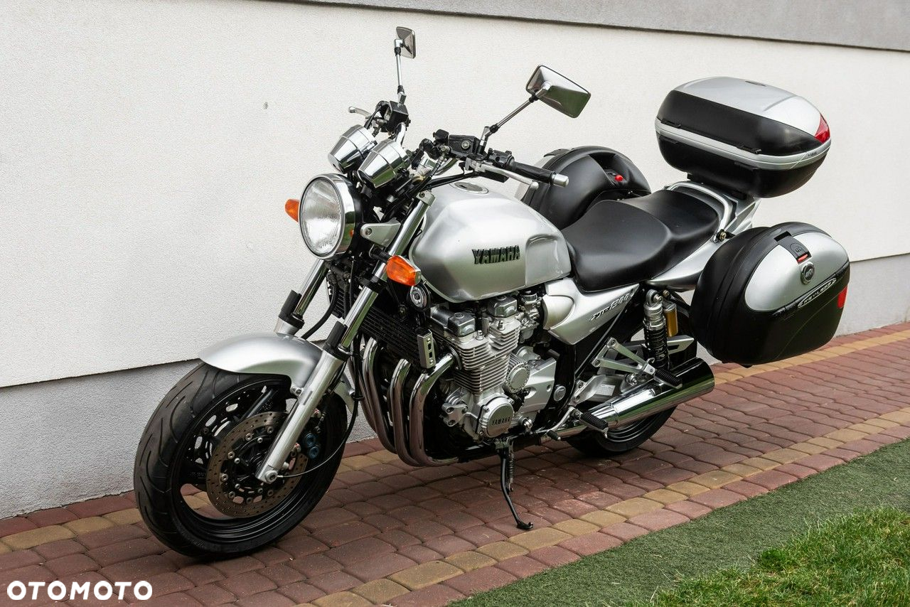 Yamaha XJR - 6