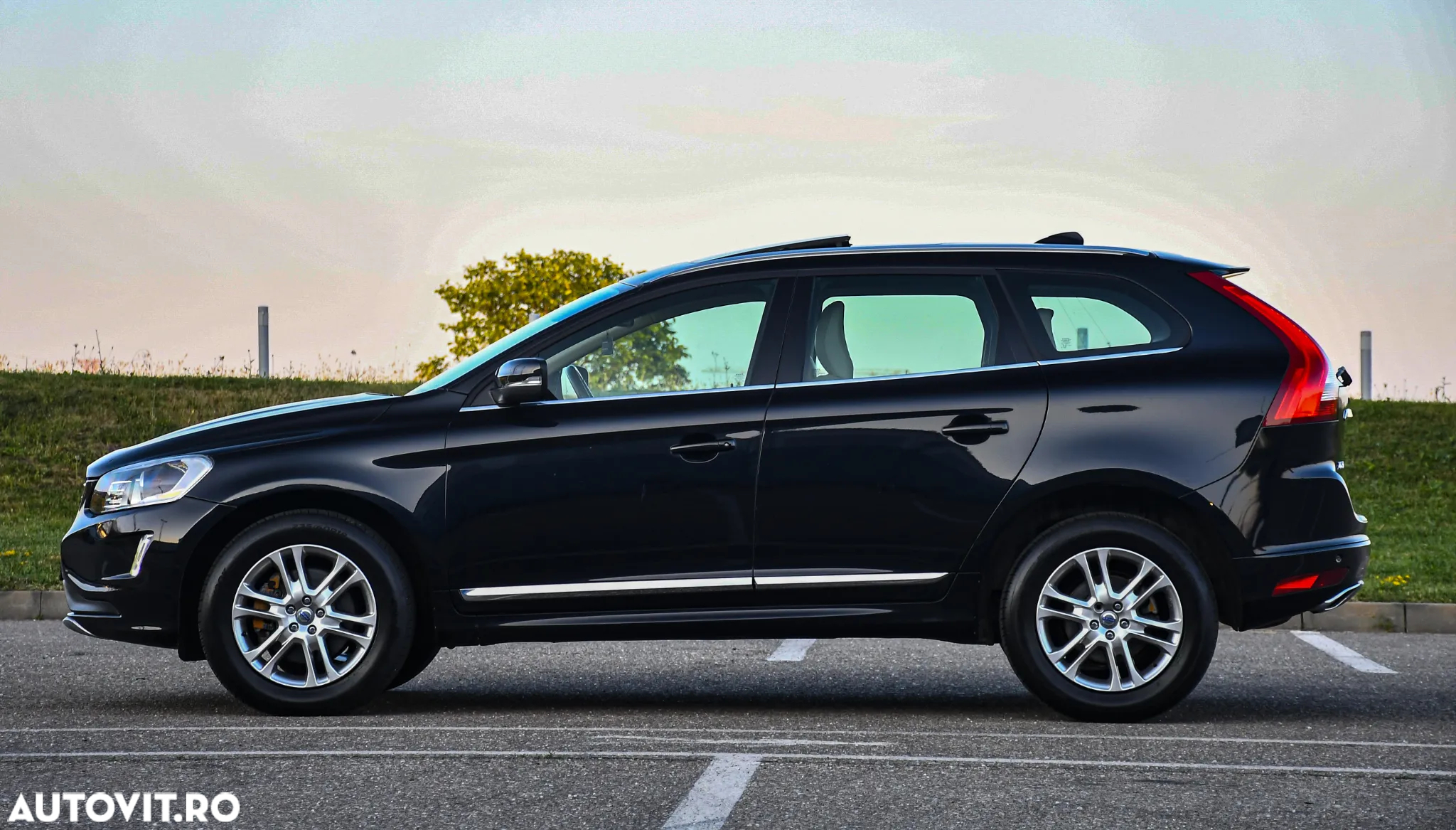 Volvo XC 60 D4 AWD Geartronic Summum - 9