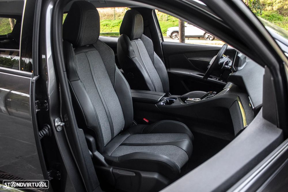 Peugeot 3008 1.6 Hybrid Allure e-EAT8 - 28