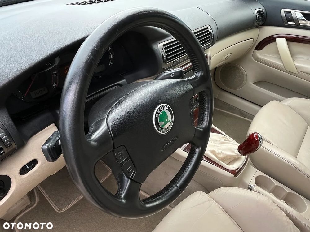 Skoda Superb 2.8 V6 Elegance - 33