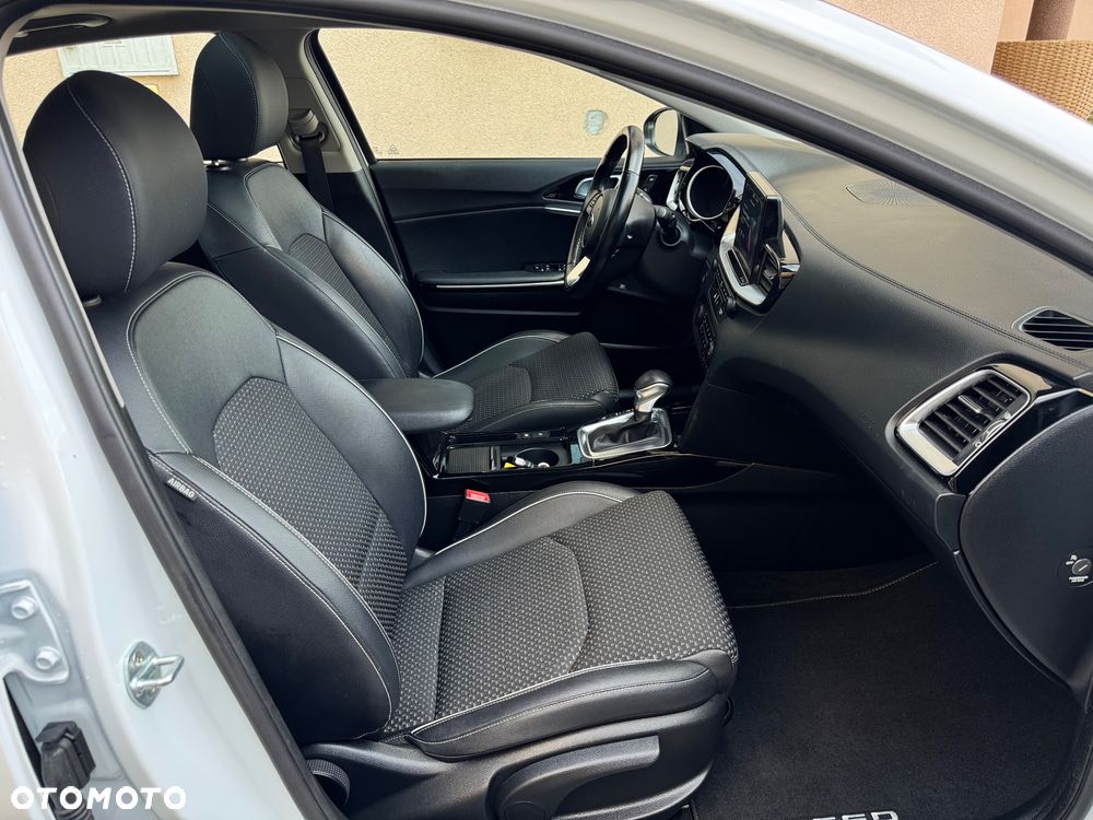 Kia Ceed 1.4 T-GDI DCT OPF Platinum Edition - 34