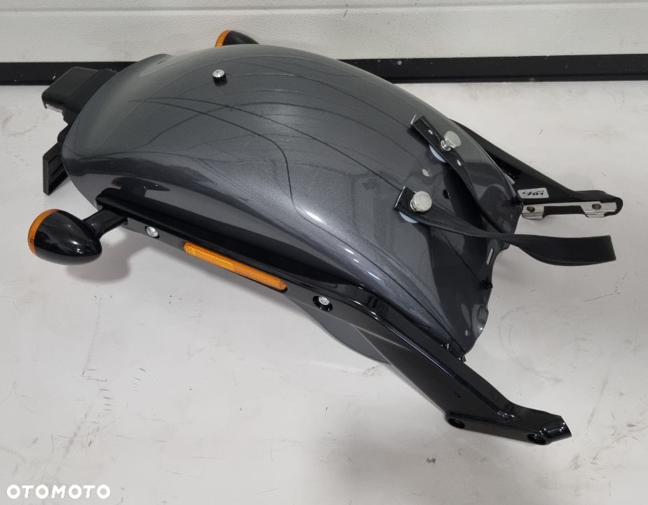 Harley Davidson Breakout FXBR Błotnik szable Kierunki 3w1 - 1