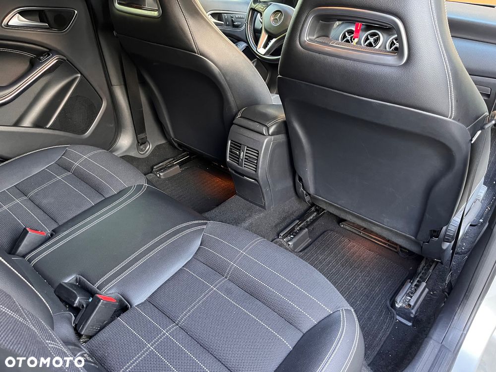Mercedes-Benz Klasa A 250 4Matic 7G-DCT - 12