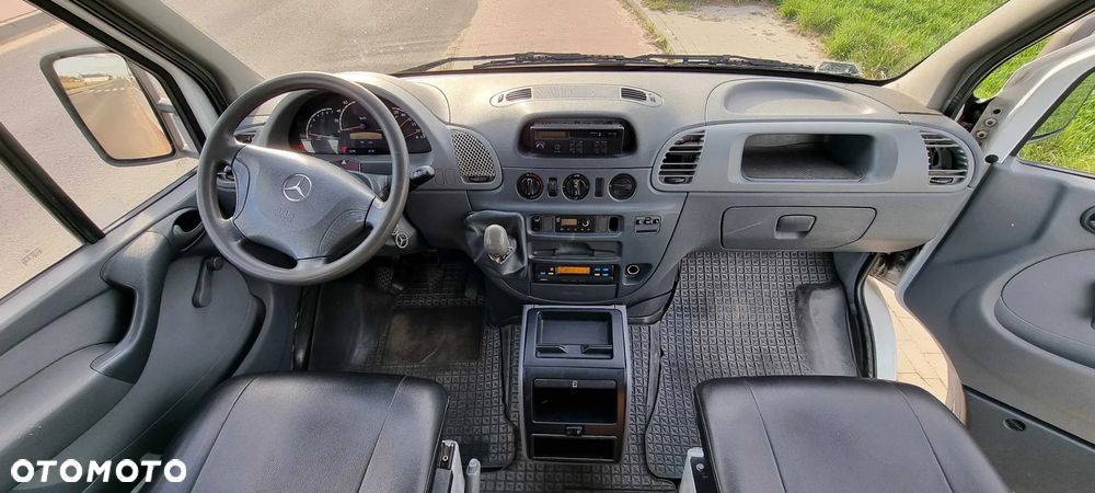 Mercedes-Benz SPRINTER - 13