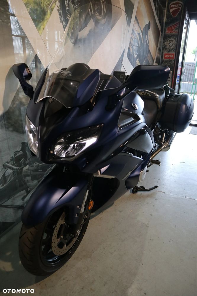 Yamaha FJR - 4