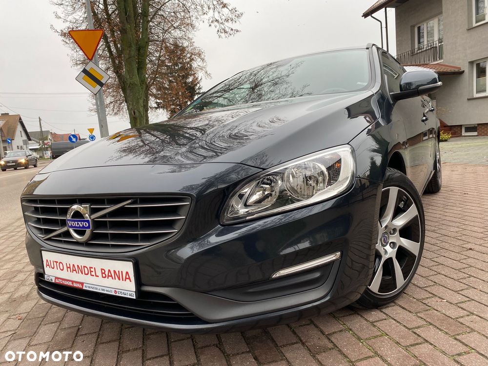 Volvo V60 D3 Geartronic Momentum - 1