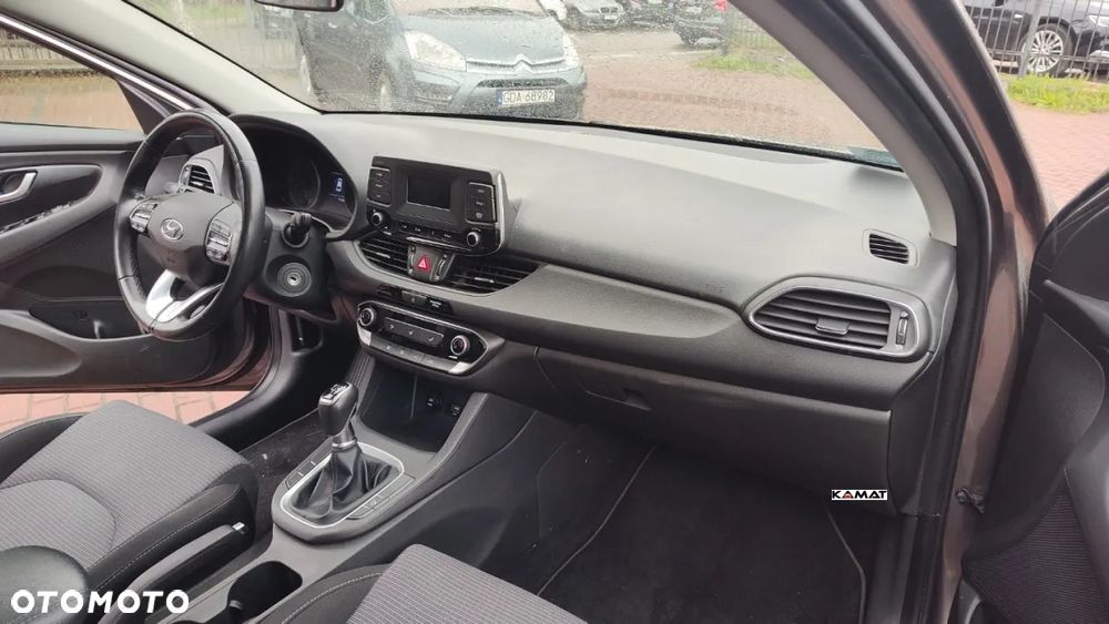 Hyundai i30 1.5 DPI Classic + - 6