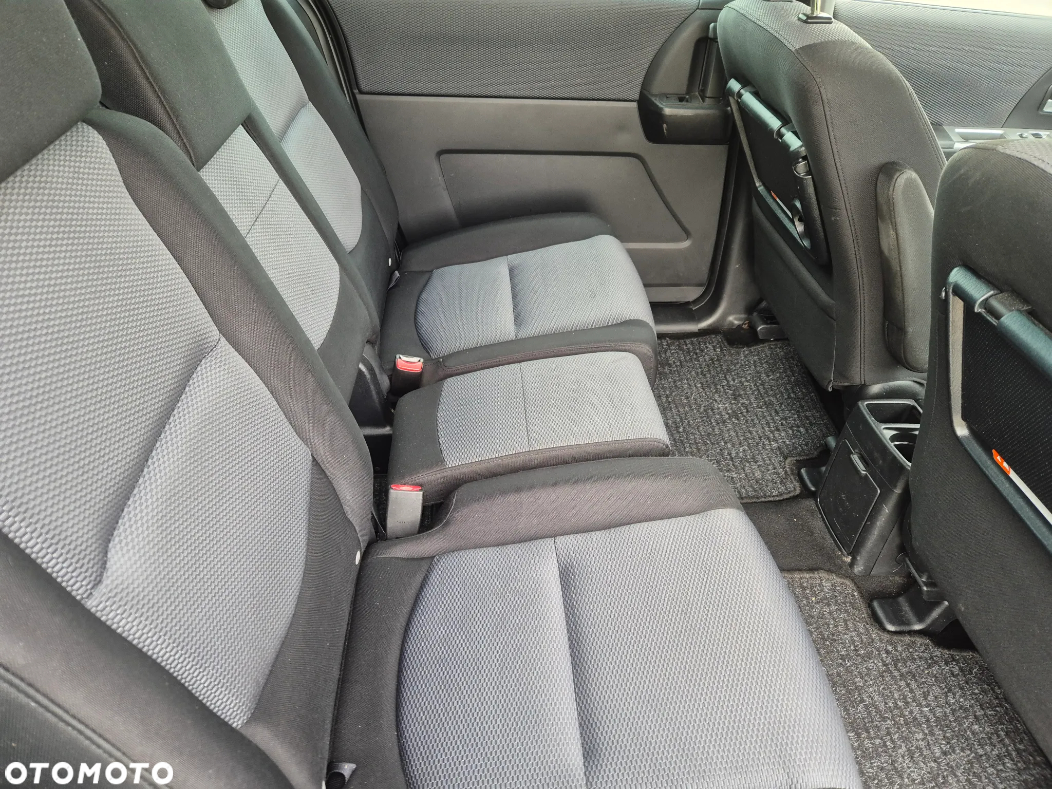 Mazda 5 2.0 Exclusive + - 24