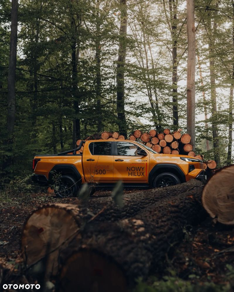 Toyota Hilux - 32