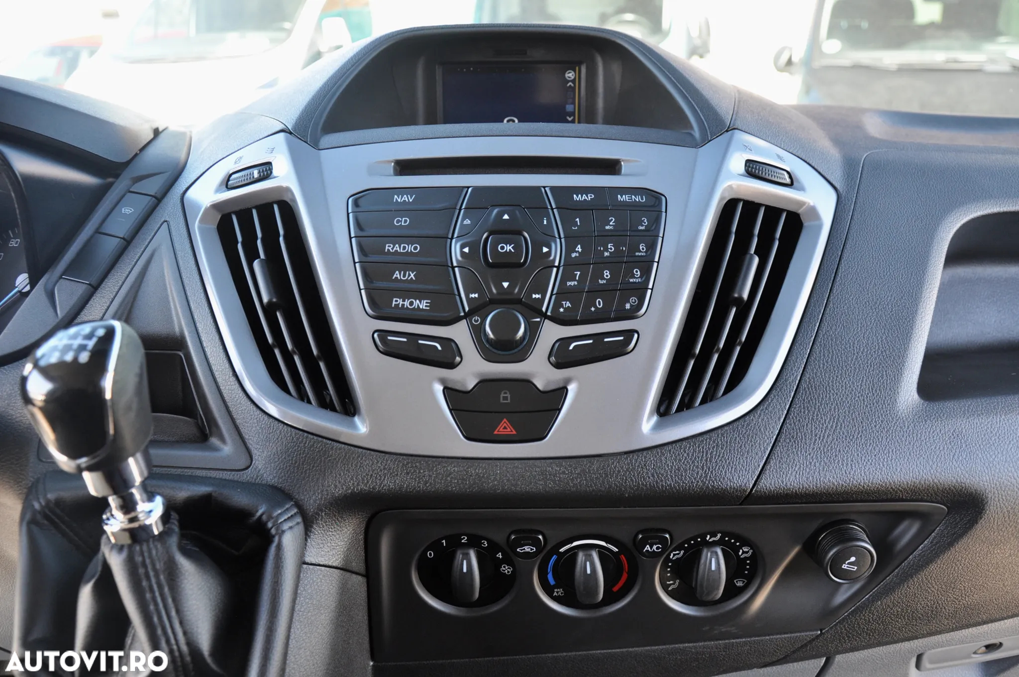 Ford Transit Custom L2H1 Van - 17