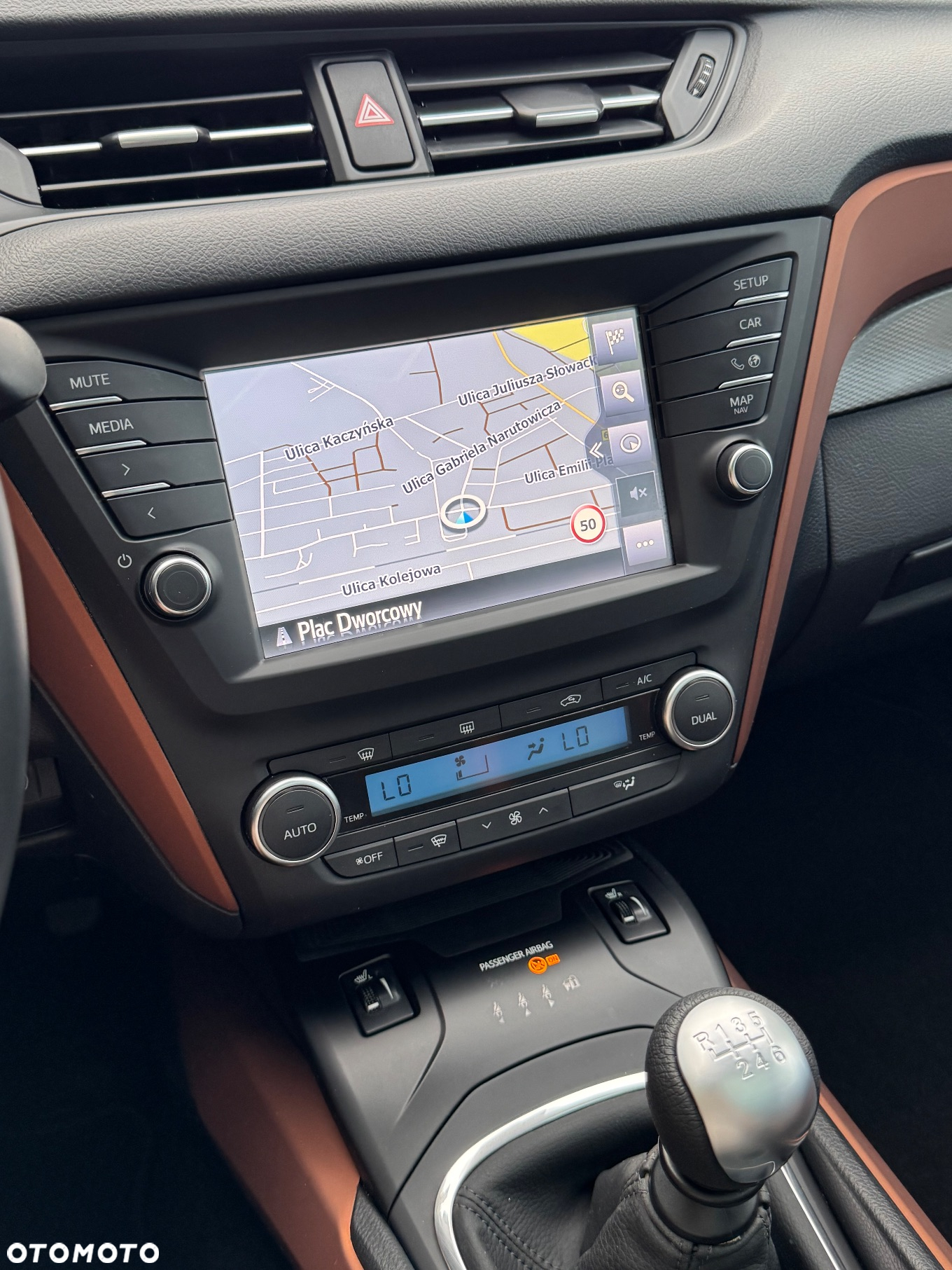 Toyota Avensis 2.0 D-4D Prestige - 32