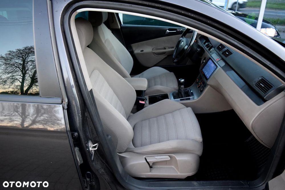 Volkswagen Passat 2.0 TDI DPF Highline - 7