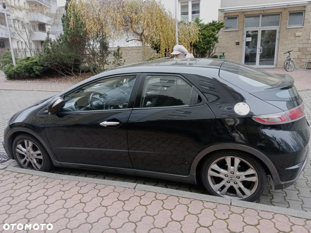 Honda Civic 2010 photo 3