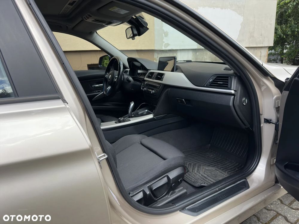 BMW Seria 3 335d xDrive - 14