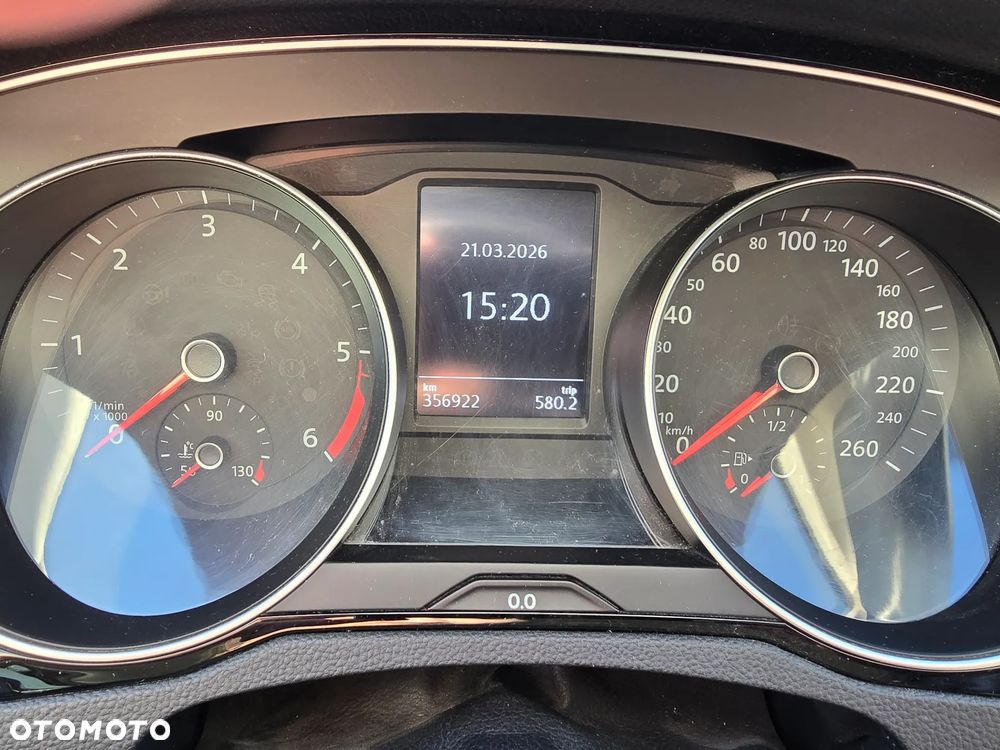 Volkswagen Passat 2.0 TDI SCR - 13