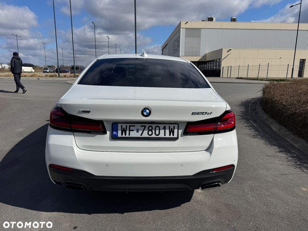 BMW Seria 5 520d xDrive mHEV M Sport sport - 2