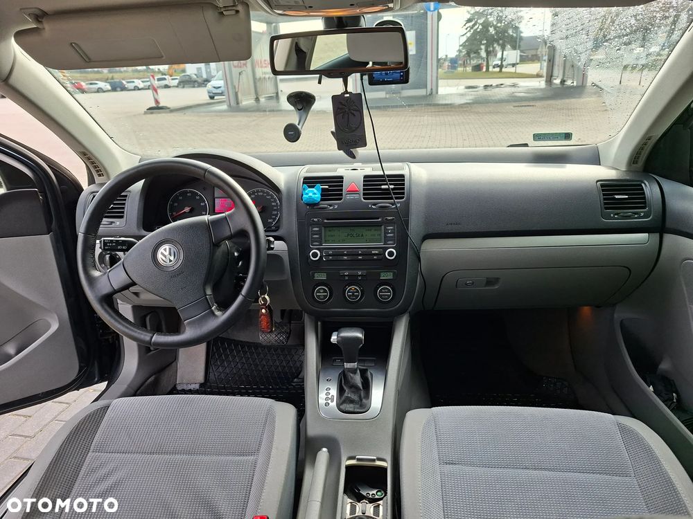 Volkswagen Jetta 2.0 FSI Comfortline Tiptr - 11