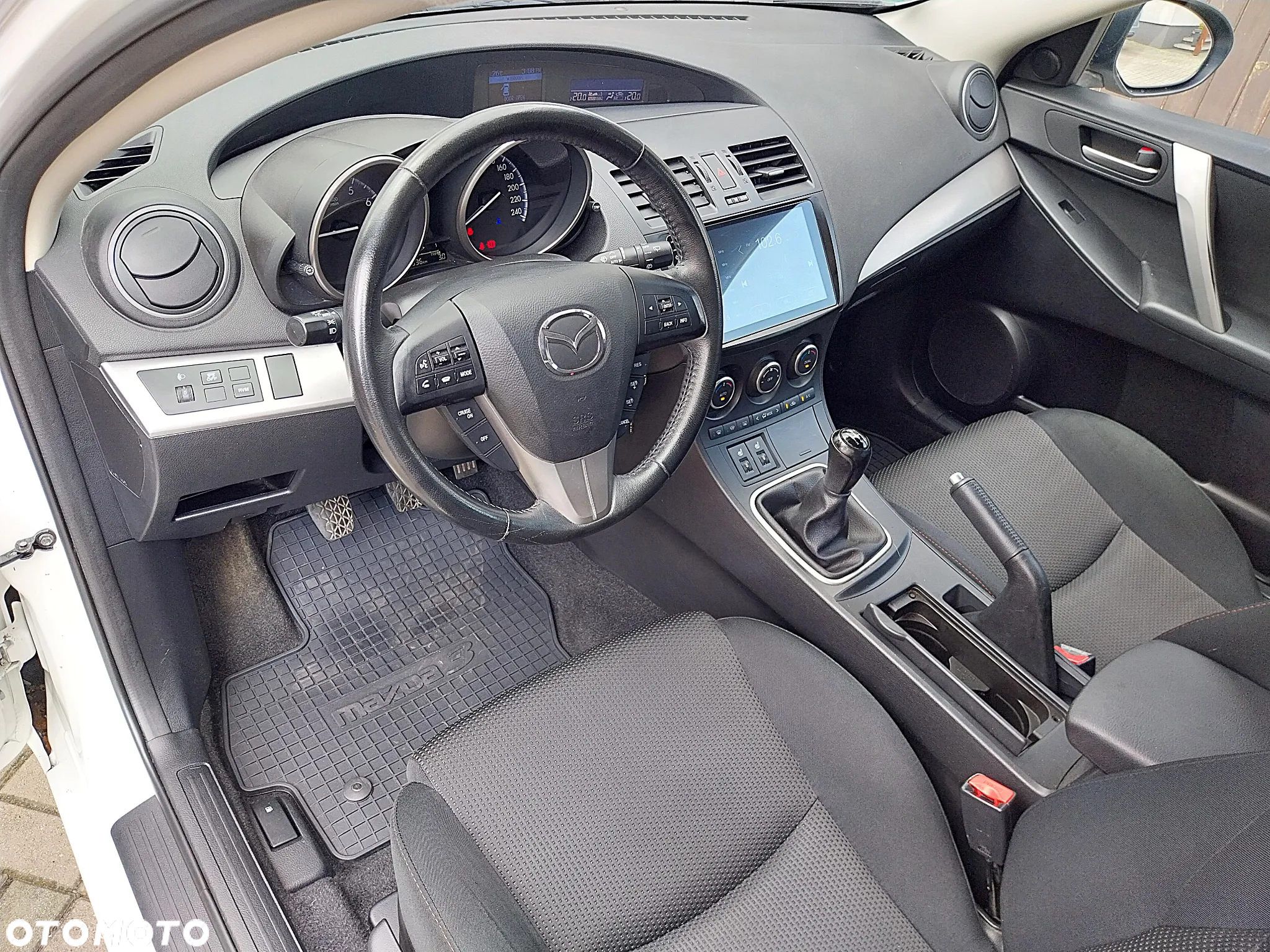 Mazda 3 1.6 Exclusive + - 14
