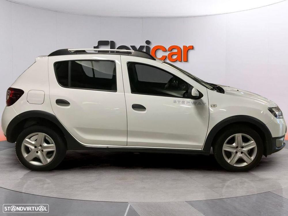 Dacia Sandero - 4