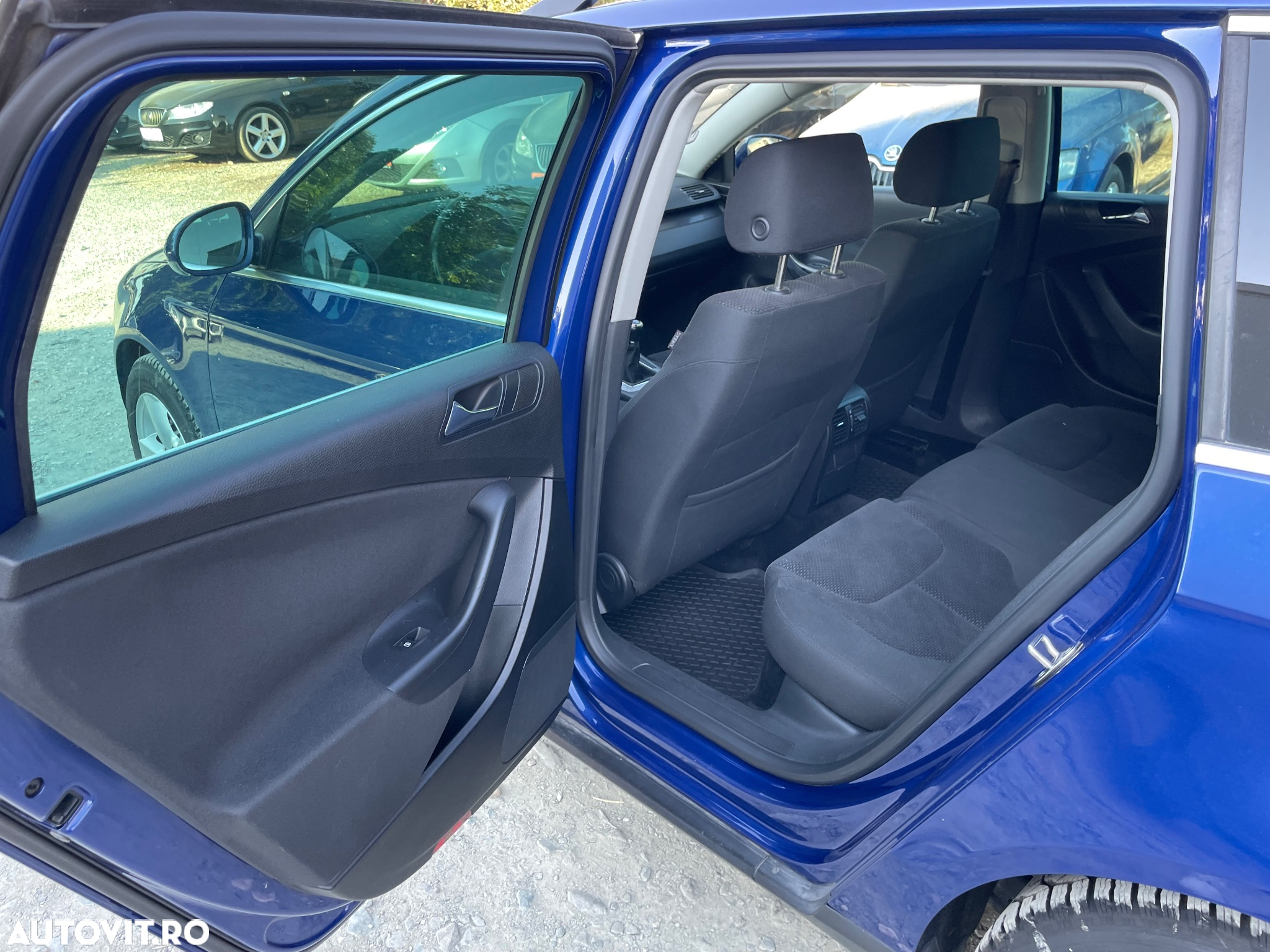 Volkswagen Passat - 12