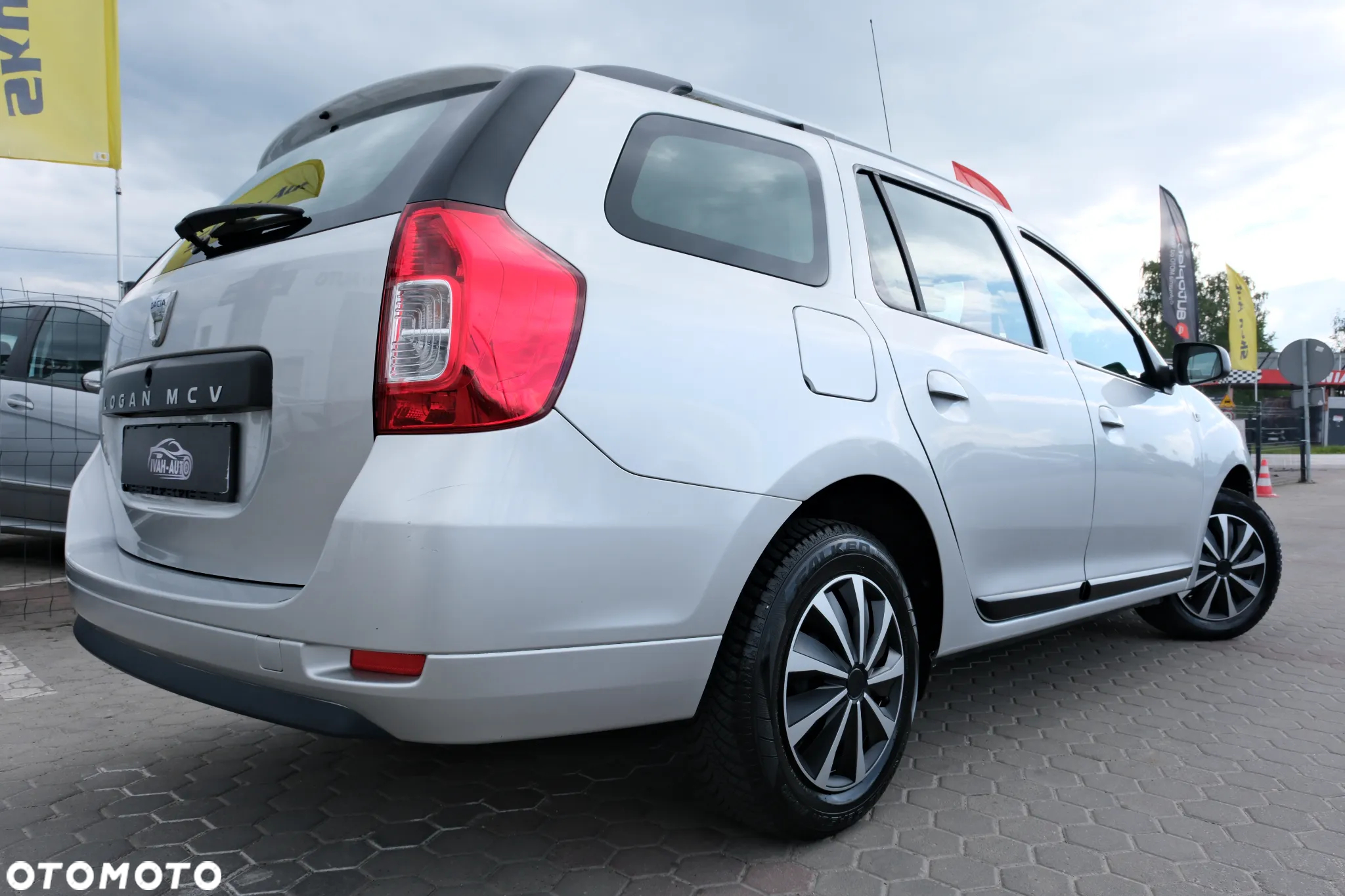 Dacia Logan MCV 1.2 16V 75 Ambiance - 19