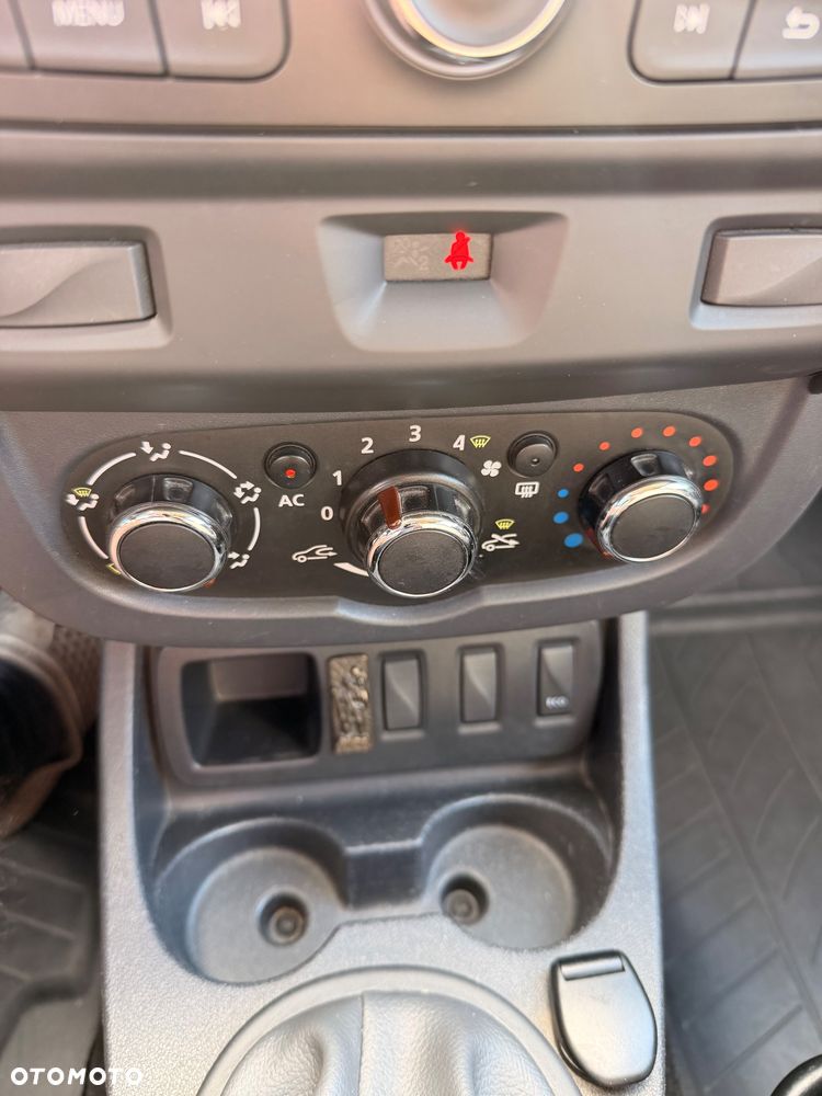 Dacia Duster 1.6 Laureate Euro5 - 22