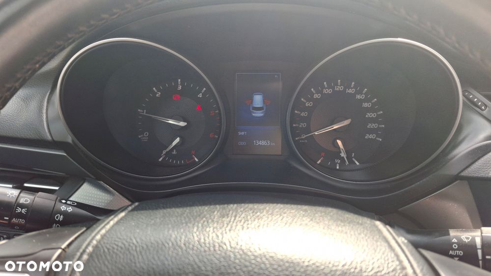 Toyota Avensis 2.0 D-4D Selection - 9