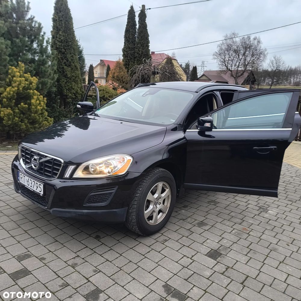 Volvo XC 60 DRIVe R Design - 1