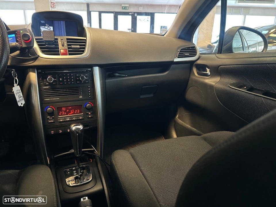 Peugeot 207 - 12