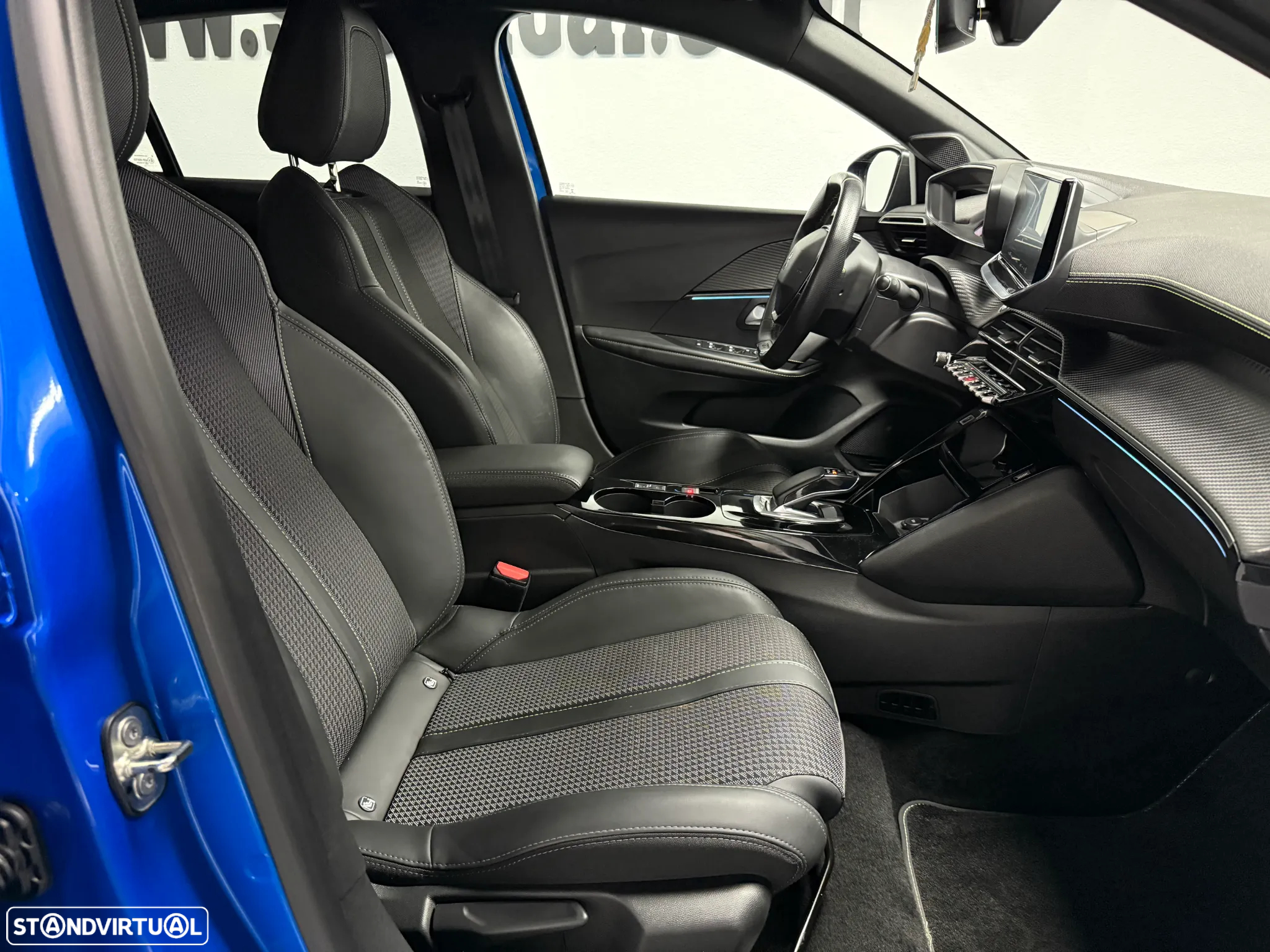Peugeot e-208 50 kWh GT - 13