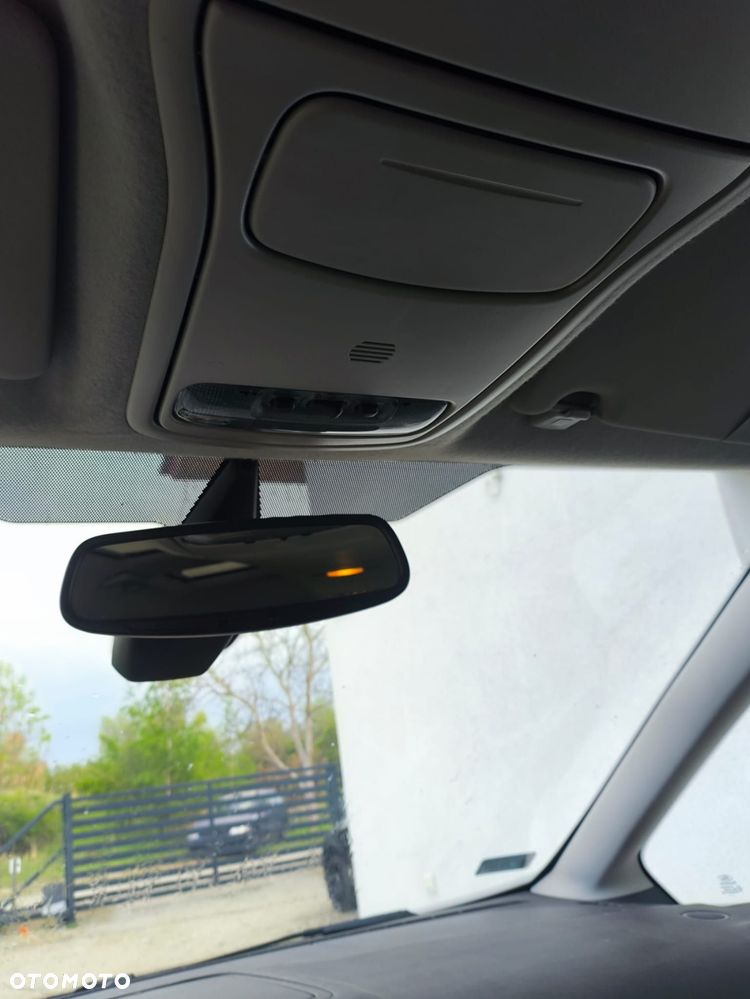 Ford Galaxy 2.0 TDCi Ghia - 11