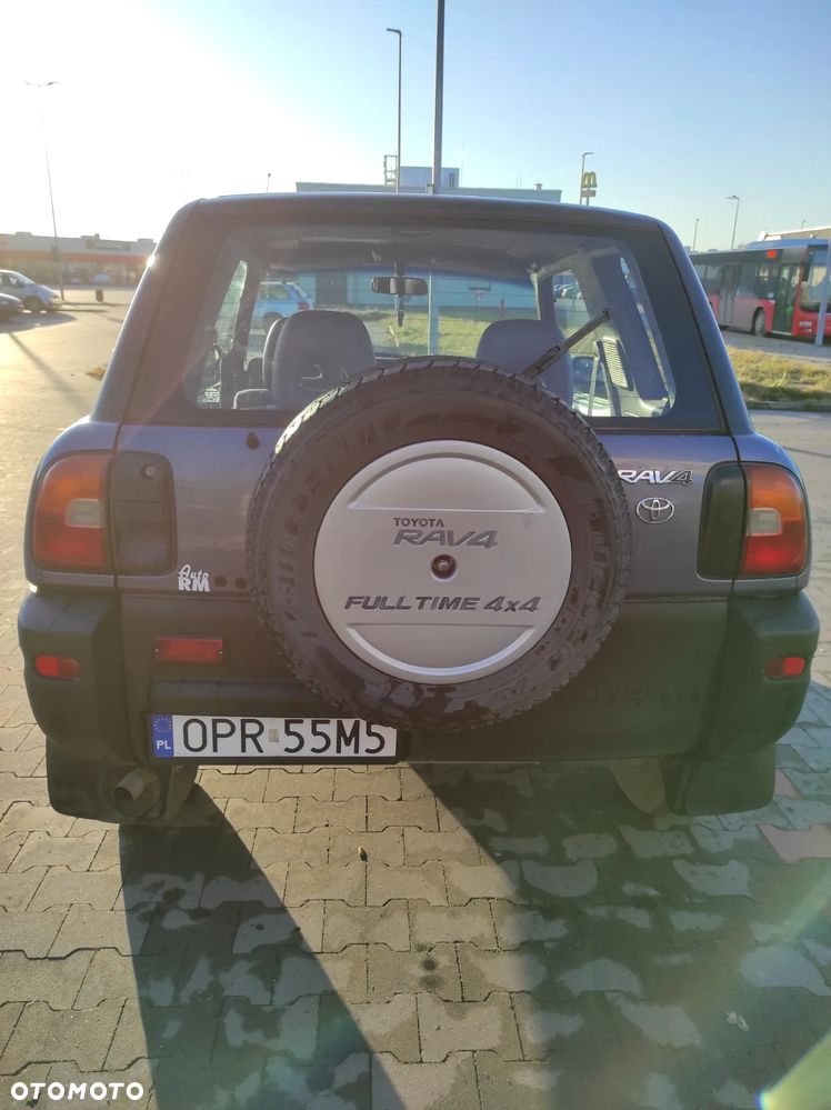 Toyota RAV4 2.0 - 18