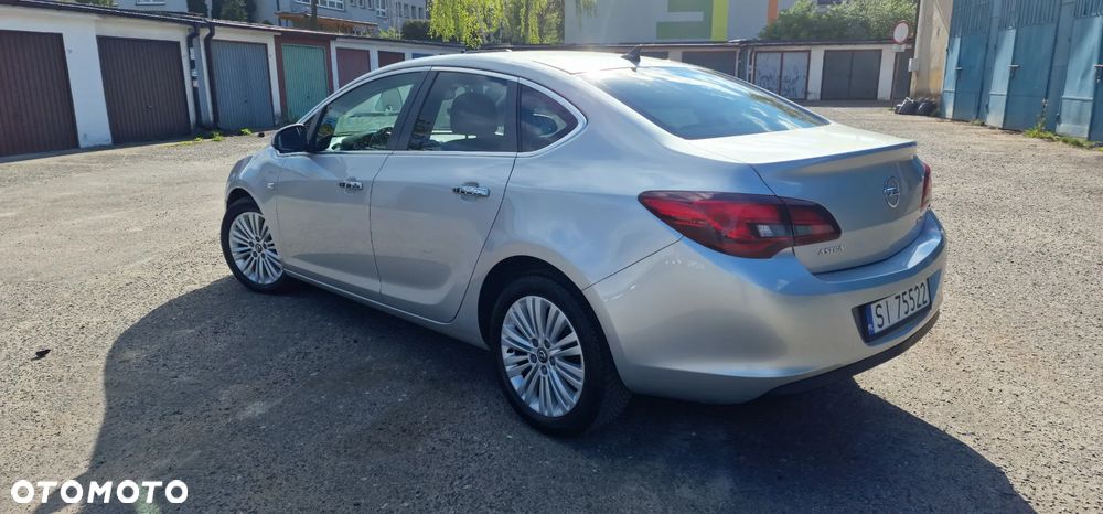 Opel Astra - 4