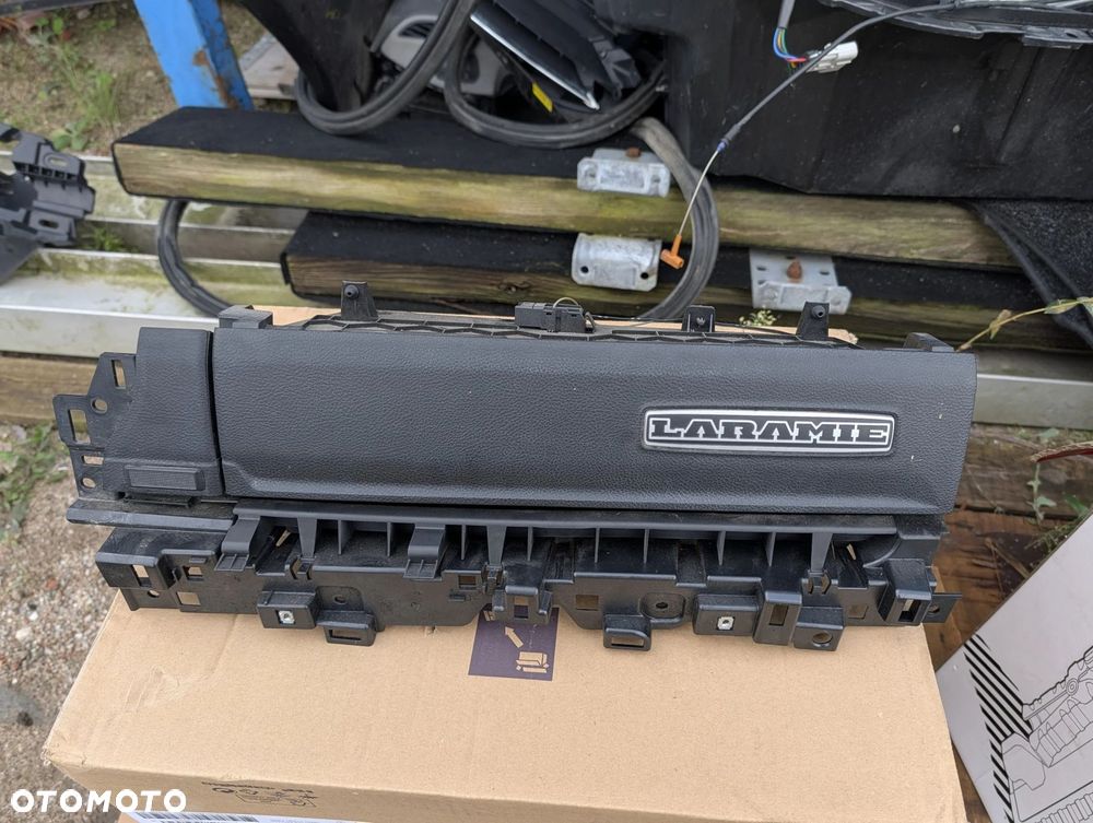 SCHOWEK PRZÓD PRZEDNI DODGE RAM 2020 2626637TX7