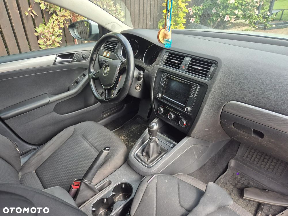 Volkswagen Jetta 2.0 TDI DPF BMT Trendline - 4