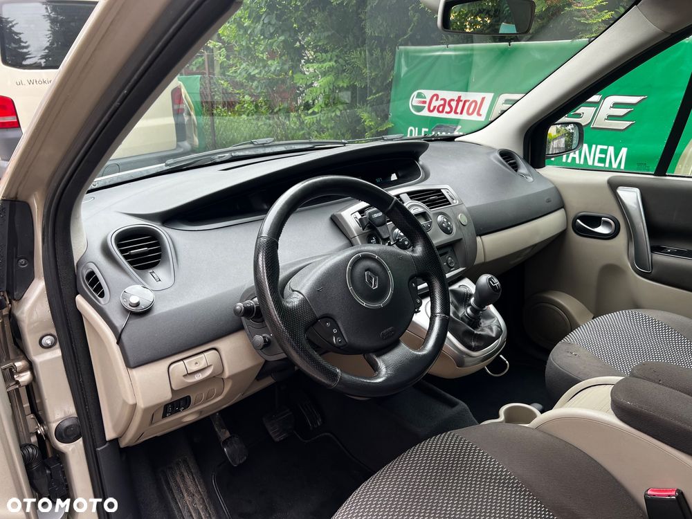 Renault Scenic - 16